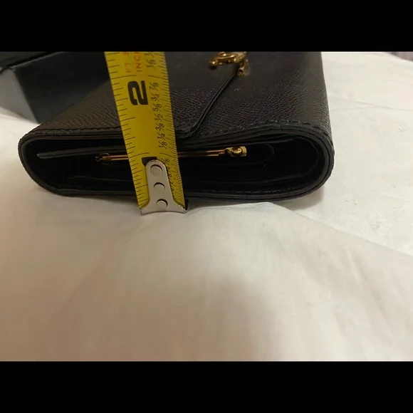 Authentic Chanel semi clutch wallet, authentic - Picture 12 of 16